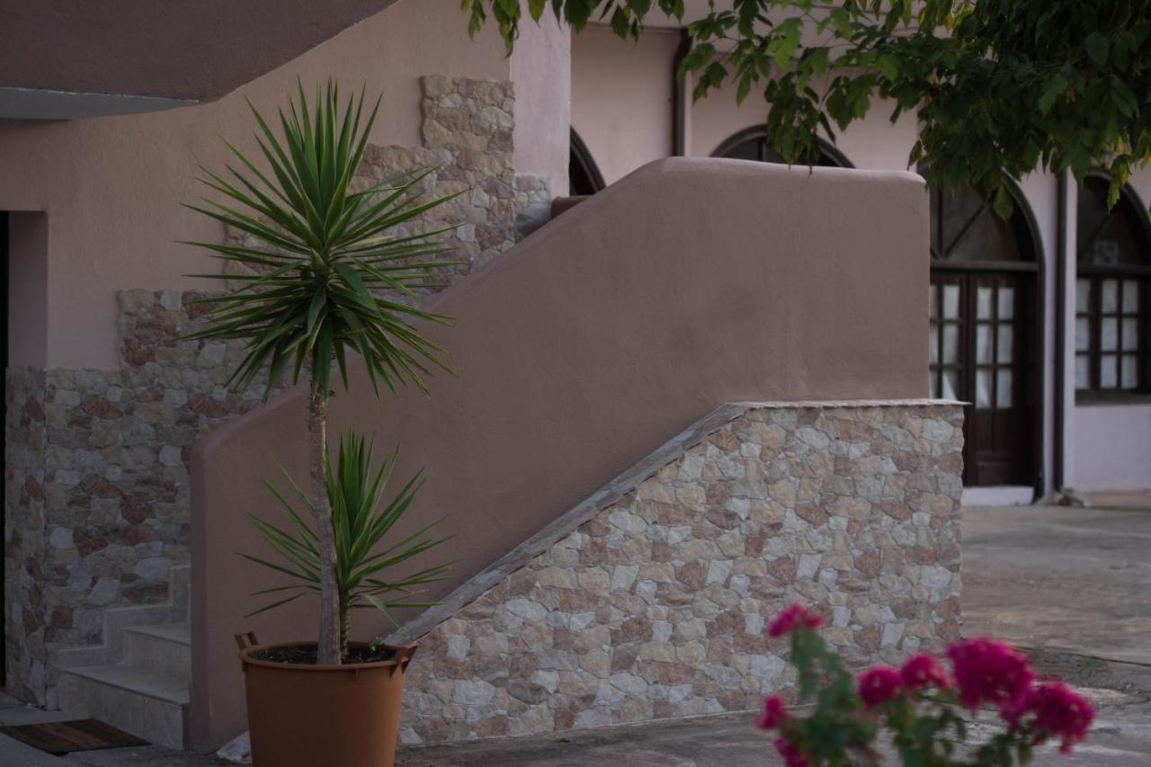 Palm Tree Apartments Psakoudia Ngoại thất bức ảnh
