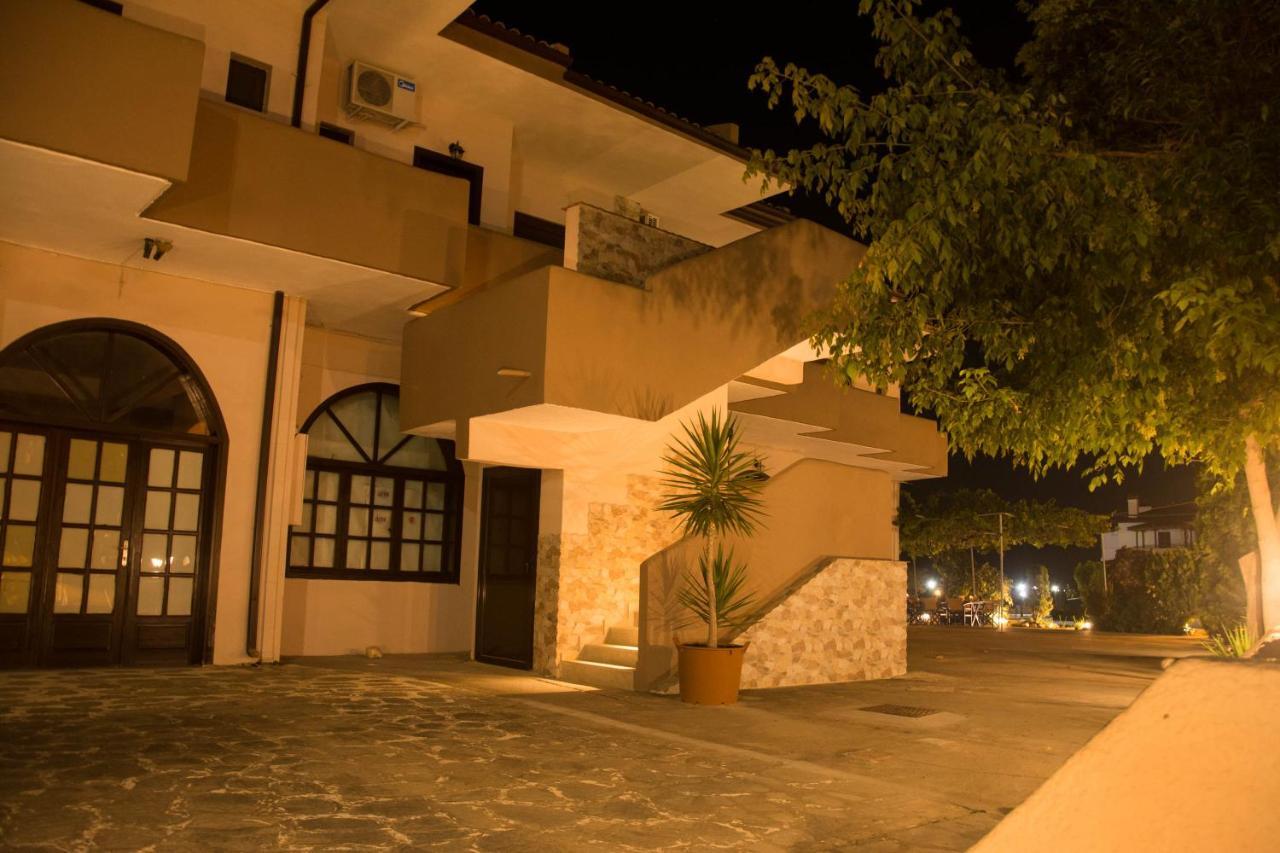 Palm Tree Apartments Psakoudia Ngoại thất bức ảnh